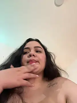 laurenlaine online show from May 28, 2026, 4:42 am