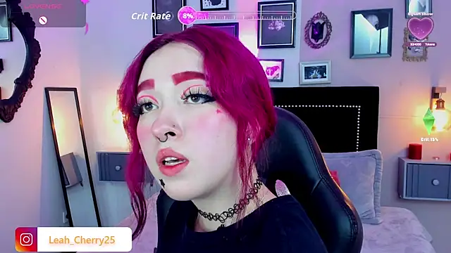 Snapshot of Leah_cherry chatting on July 2, 2026, 10:05 pm Leah cherry online show from July 2, 2026, 10:05 pm
