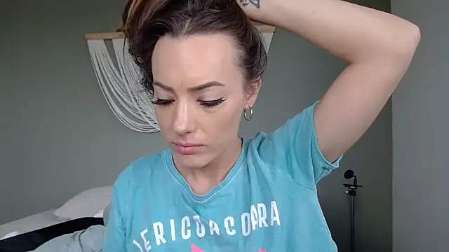 sireneyesonly online show from April 10, 2026, 8:05 pm