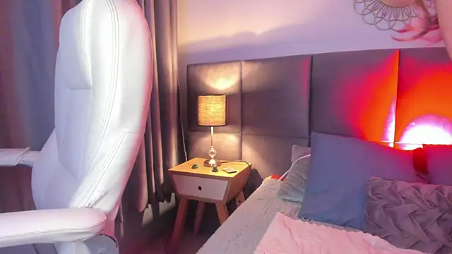 Nana nyx online show from July 5, 2026, 4:19 am