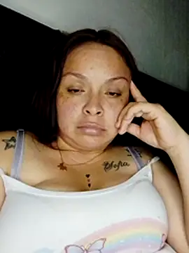 Lina19 93 online show from April 15, 2026, 3:23 am