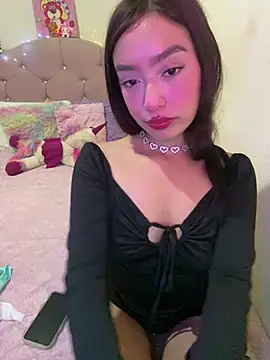 Snapshot of Miakittyyy chatting on April 21, 2026, 2:23 pm Miakittyyy online show from April 21, 2026, 2:23 pm