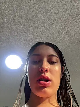 Snapshot of Lucyfer-fire chatting on May 5, 2026, 11:24 am Lucyfer-fire online show from May 5, 2026, 11:24 am