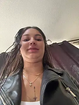 Snapshot of Lucyfer-fire chatting on May 25, 2026, 11:20 am Lucyfer-fire online show from May 25, 2026, 11:20 am