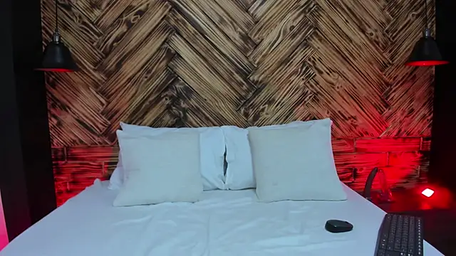 jade spinters online show from April 17, 2026, 11:57 am