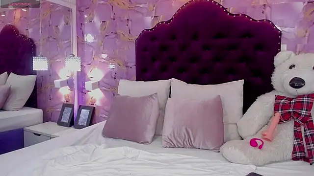 Snapshot of luna_bloomm_ chatting on June 25, 2026, 6:07 am luna bloomm online show from June 25, 2026, 6:07 am