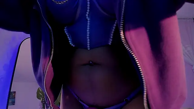 honey m00n online show from April 15, 2026, 7:58 pm