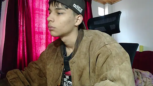 Snapshot of Marck-Pro chatting on June 4, 2026, 4:11 pm Marck-Pro online show from June 4, 2026, 4:11 pm