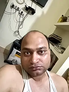 Snapshot of thenudemale chatting on June 5, 2026, 6:46 pm thenudemale online show from June 5, 2026, 6:46 pm
