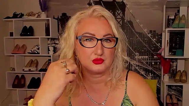 Snapshot of DianaFrances chatting on May 9, 2026, 3:26 pm DianaFrances online show from May 9, 2026, 3:26 pm