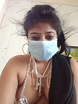 Snapshot of dearmona00 chatting on July 6, 2026, 5:47 am dearmona00 online show from July 6, 2026, 5:47 am