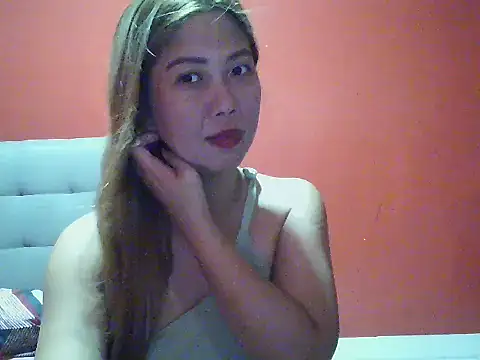 Cutie-Smile online show from May 19, 2026, 7:37 am