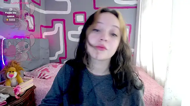 Snapshot of vero_doll12 chatting on April 13, 2026, 1:26 pm vero doll12 online show from April 13, 2026, 1:26 pm