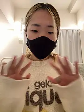 MITUKI0707 online show from April 16, 2026, 1:01 pm