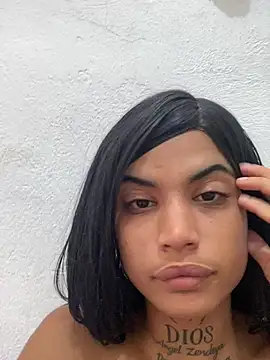 La reynazendeya  online show from July 6, 2026, 5:48 pm