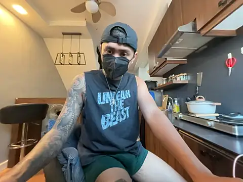 Snapshot of tattoo_hottie chatting on April 16, 2026, 9:32 am tattoo hottie online show from April 16, 2026, 9:32 am