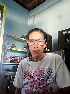 DulceM0609 online show from April 17, 2026, 8:44 pm