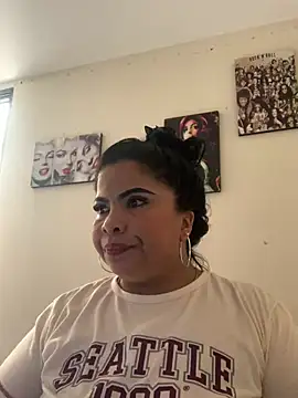 Snapshot of megan_purpura chatting on April 30, 2026, 2:13 pm megan purpura online show from April 30, 2026, 2:13 pm