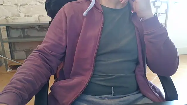 brunosso85ita online show from April 16, 2026, 12:39 pm