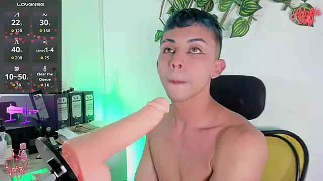 Apolo Prince1 online show from April 16, 2026, 9:39 pm