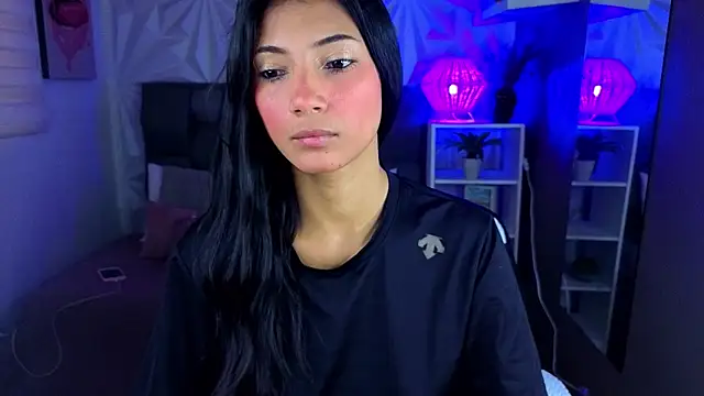 Perlaa moon  online show from June 17, 2026, 1:43 pm