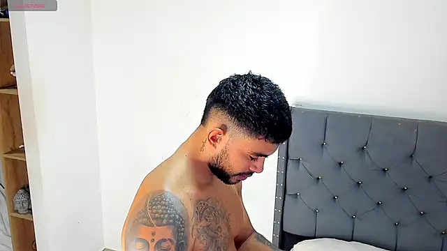 Andrewadamsx online show from June 10, 2026, 11:17 pm