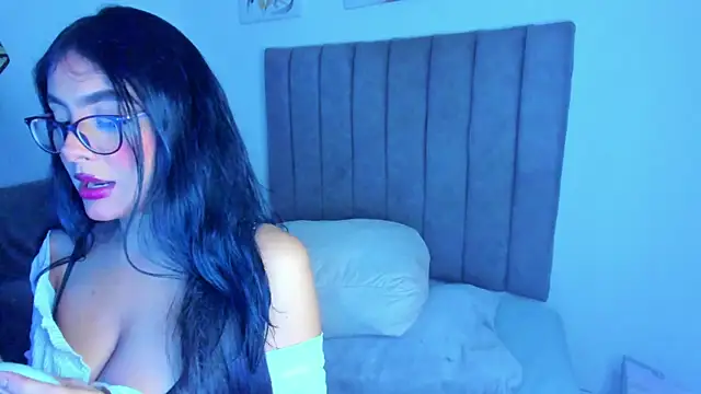 Snapshot of britanny_jones1 chatting on July 14, 2026, 10:21 am britanny jones1 online show from July 14, 2026, 10:21 am