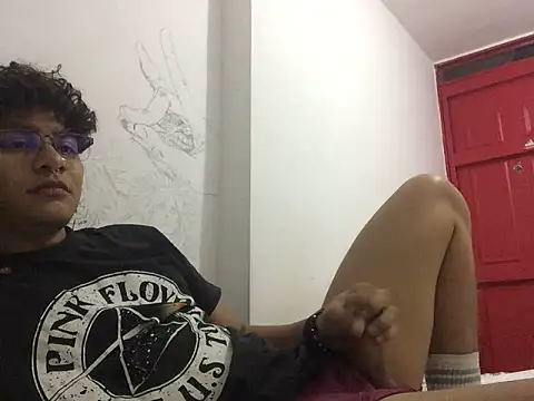 Snapshot of xhecho_uzumaki chatting on June 3, 2026, 4:02 am xhecho uzumaki online show from June 3, 2026, 4:02 am