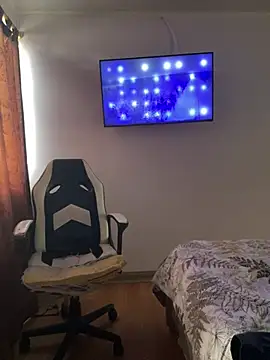 wylbunny online show from April 16, 2026, 8:42 pm