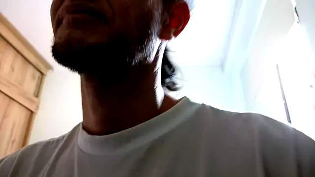 andrew 1520 online show from November 9, 2025, 4:44 pm