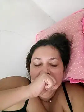 dirtysexibailarina35 online show from April 27, 2026, 3:37 am