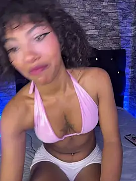 Morena-fire online show from April 17, 2026, 7:17 pm