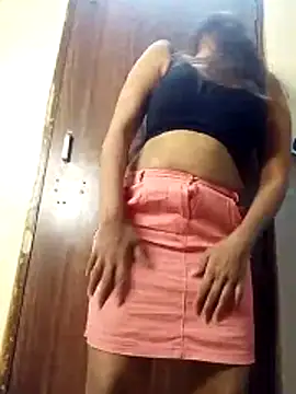 Snapshot of sima_loves chatting on April 22, 2026, 7:20 pm sima loves online show from April 22, 2026, 7:20 pm