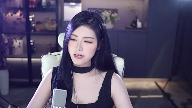 Seraphinei online show from May 10, 2026, 1:25 pm