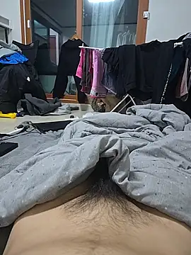 Snapshot of uju8251 chatting on April 12, 2026, 11:35 am uju8251 online show from April 12, 2026, 11:35 am