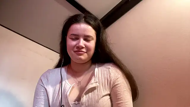 LonnaVandal online show from April 13, 2026, 9:57 am