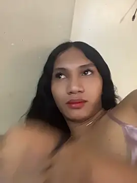 slutty aki online show from June 14, 2026, 2:35 am