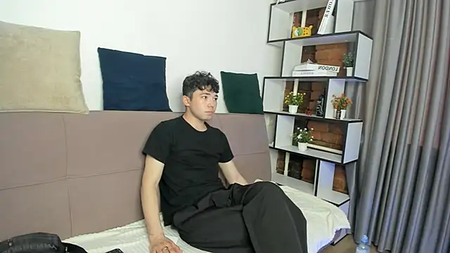 VelarMotion online show from April 17, 2026, 9:23 am