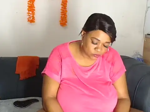 BUSTYQUEEN56  online show from April 13, 2026, 9:46 am