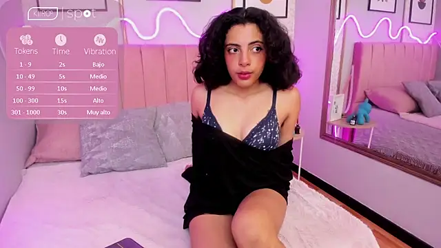 Snapshot of AURORAMILLSS chatting on April 18, 2026, 3:31 am AURORAMILLSS online show from April 18, 2026, 3:31 am