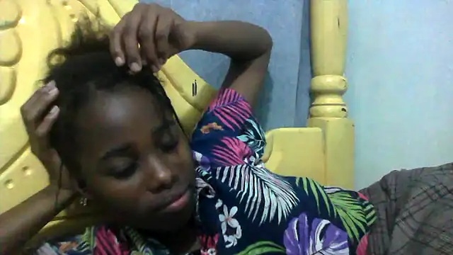 Snapshot of Rerpuss1 chatting on June 10, 2026, 9:27 pm Rerpuss1 online show from June 10, 2026, 9:27 pm