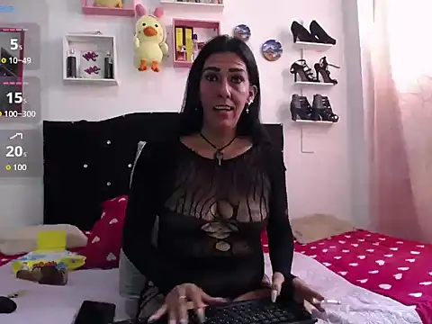 La-gata- online show from April 12, 2026, 6:22 pm