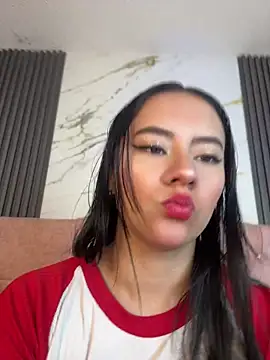 Candy-firee online show from April 14, 2026, 1:27 pm