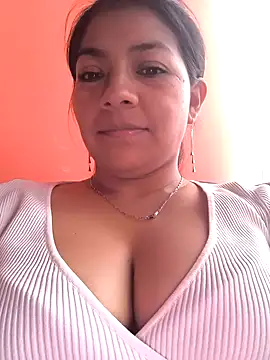 Tamaraxxx hot online show from April 15, 2026, 10:43 pm