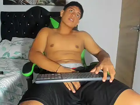 magnust miller  online show from April 14, 2026, 1:43 am