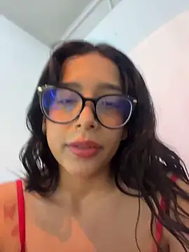 Snapshot of milakitti chatting on May 9, 2026, 12:25 am milakitti online show from May 9, 2026, 12:25 am
