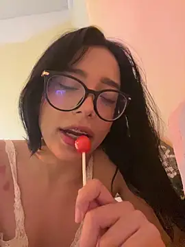Snapshot of milakitti chatting on April 21, 2026, 6:47 pm milakitti online show from April 21, 2026, 6:47 pm
