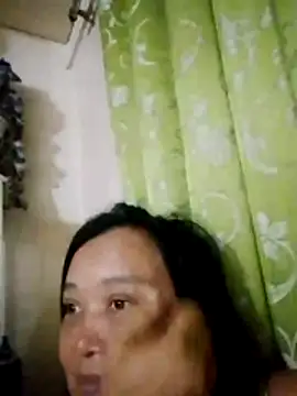 Snapshot of jeanyummytits chatting on June 27, 2026, 12:22 pm jeanyummytits online show from June 27, 2026, 12:22 pm