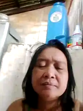 Snapshot of jeanyummytits chatting on July 13, 2026, 12:32 am jeanyummytits online show from July 13, 2026, 12:32 am