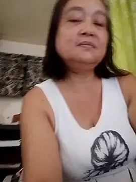 Snapshot of jeanyummytits chatting on June 19, 2026, 12:05 am jeanyummytits online show from June 19, 2026, 12:05 am